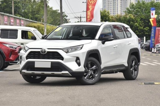 丰田低价四驱家用SUV，省心给力均衡好车，油耗仅6.3L，RAV4荣放