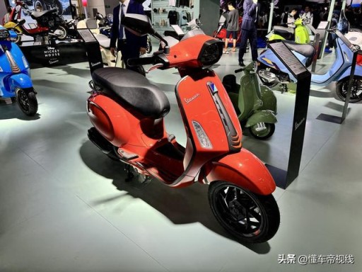 新车 - 售38000元起，新款Vespa Sprint 150系列亮相北京摩展