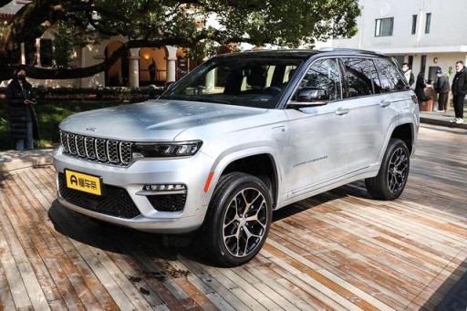 Jeep大切诺基4xe：进口中大型SUV，2.0T插混动力，油耗4.29L