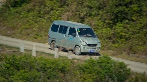 秋名山车神五菱：国民神车的传奇之旅